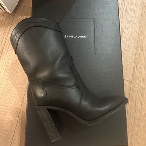 SAINT LAURENT Kate bootie. Size 38 in great condition.